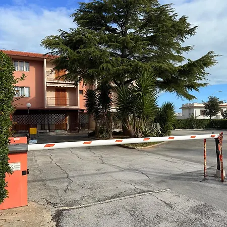 M451 - Marcelli, Luminoso Quadrilocale Con Posto Auto Apartment